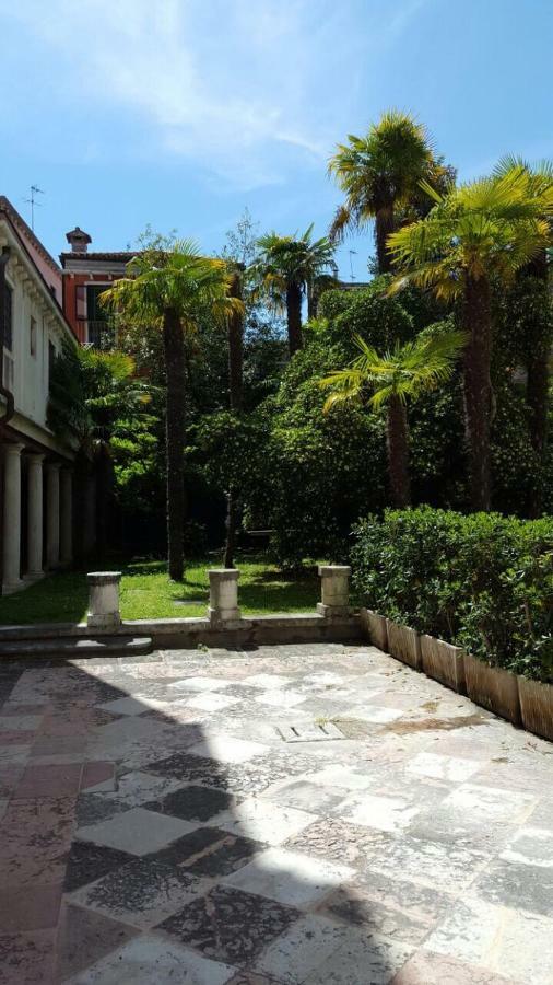 In A Lovely Garden Biennale Flat Veneza Exterior foto